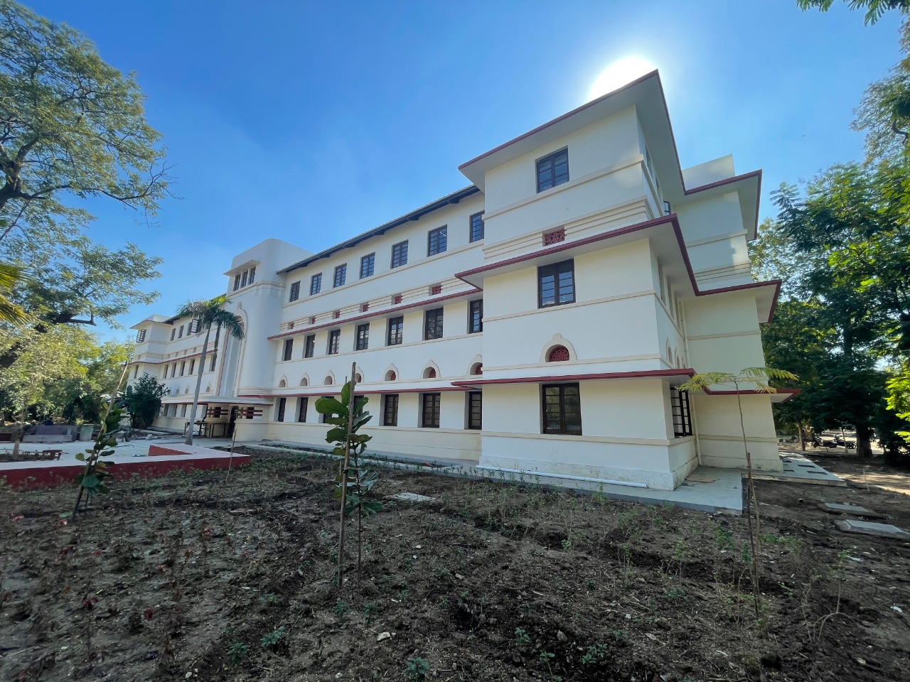 Ahmedabad University – (Amsom Heritage)